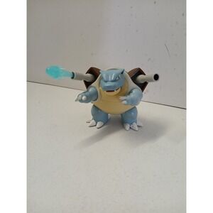 Jazwares Pokemon 4" BLASTOISE BATTLE FEATURE FIGURE Deluxe Action/ Shooter